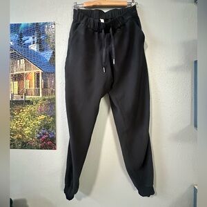 Lululemon Black size 6 joggers